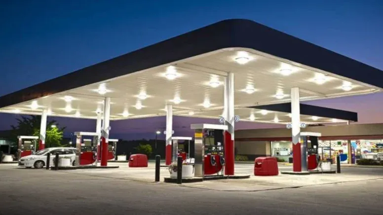 Türkiye'de yüzlerce istasyonu bulunan akaryakıt devi satıldı