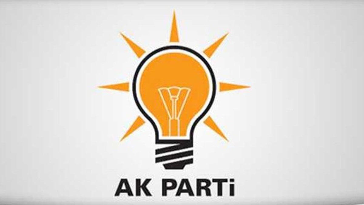 AKP'de iki ilçe başkanı görevden alındı