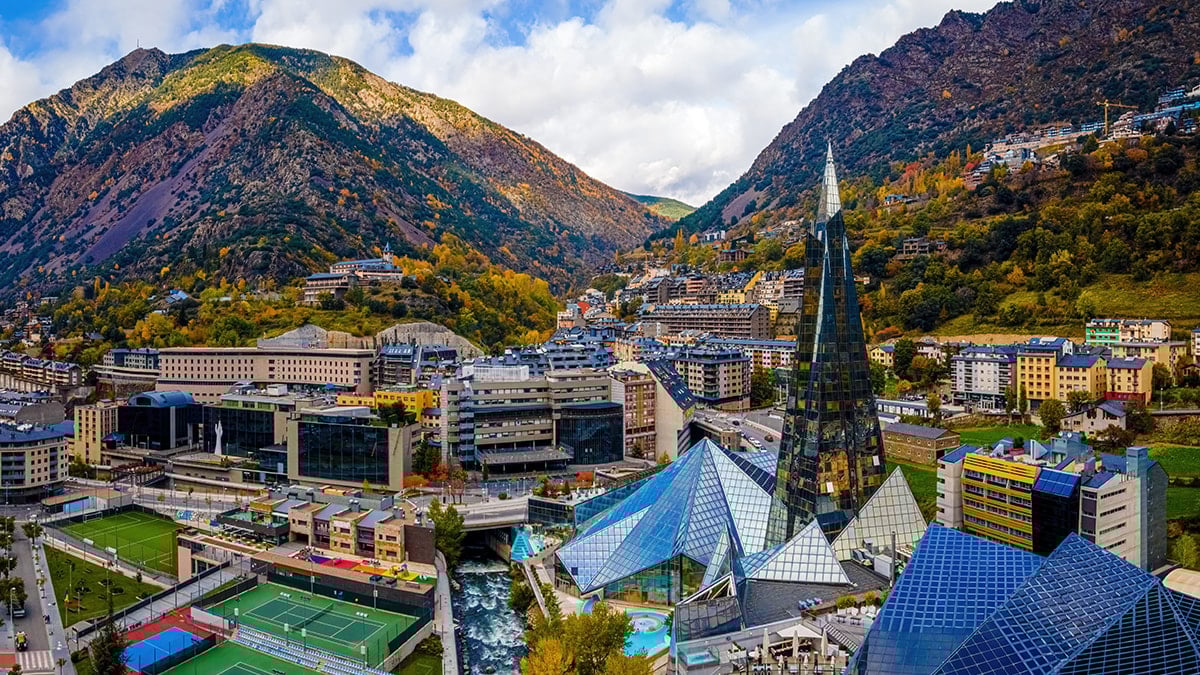Bu ülkede hapishane yok, ordu yok, polis bile yok