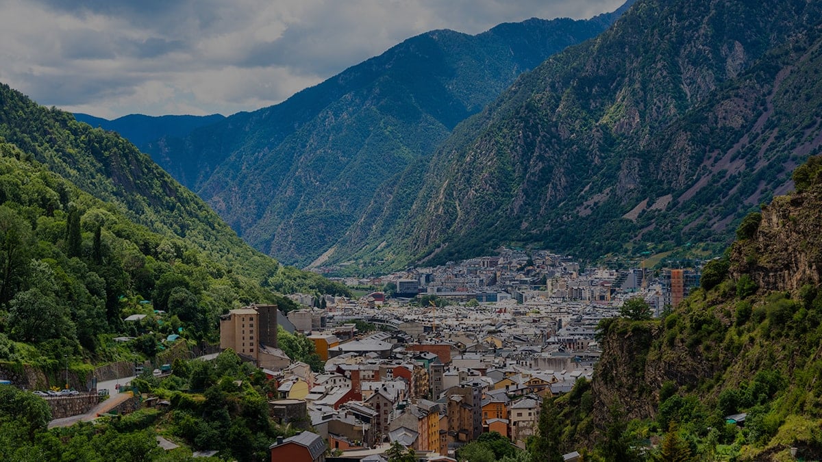 Avrupa'nın göbeğindeki bu başkentte ulaşım yok: Vergisiz alışveriş cenneti