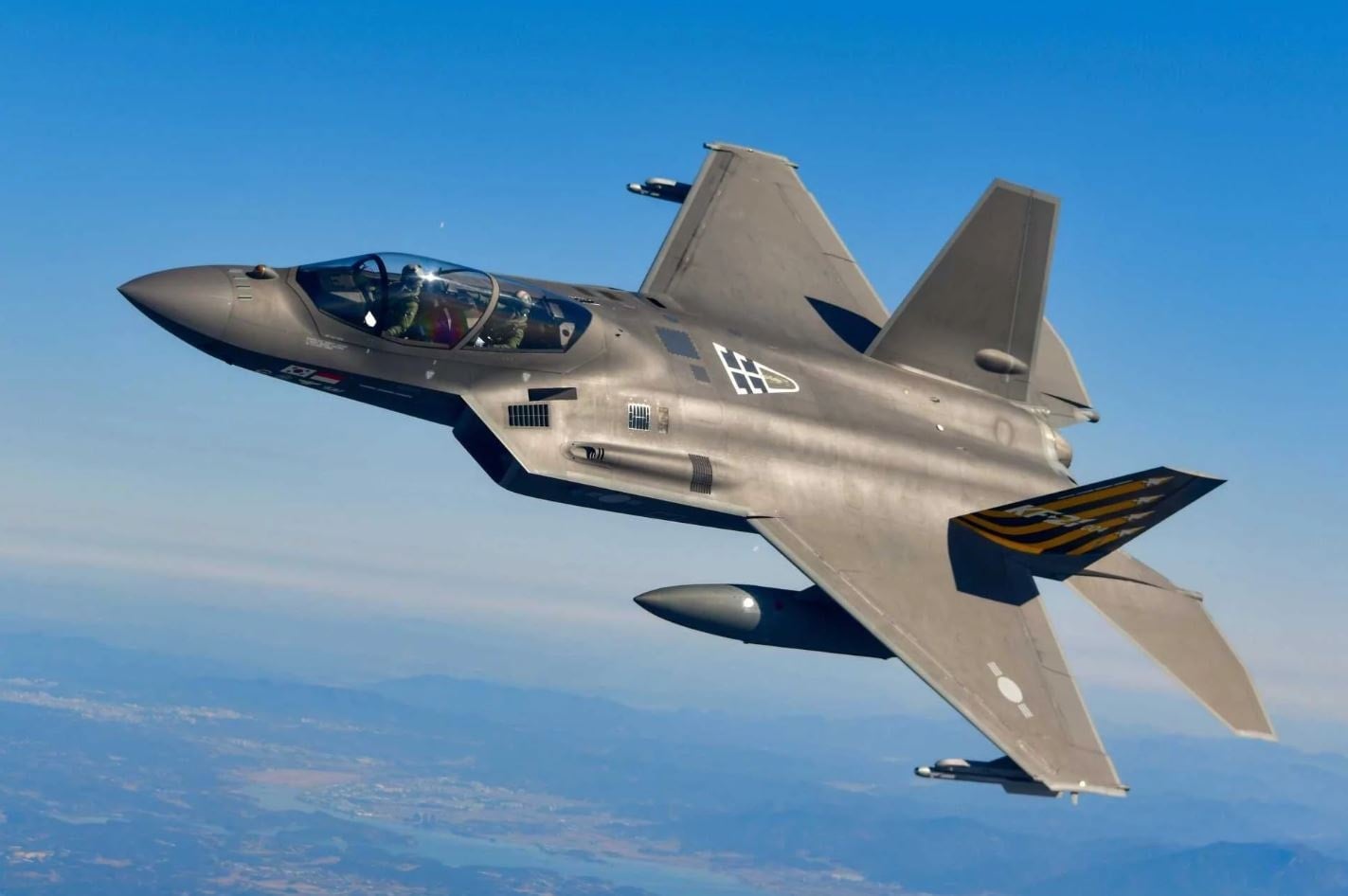 Kendi imkanlarıyla yaptıkları savaş uçağı için ülkeler sıraya girdi! F-35'in yarı fiyatına satılacak