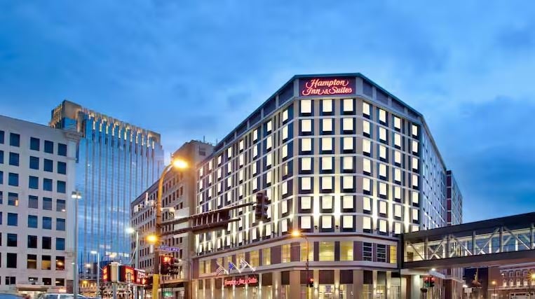 Dev otel zinciri ABD'li ajanları ağırlamayı reddeden şubesini bünyesinden çıkardı