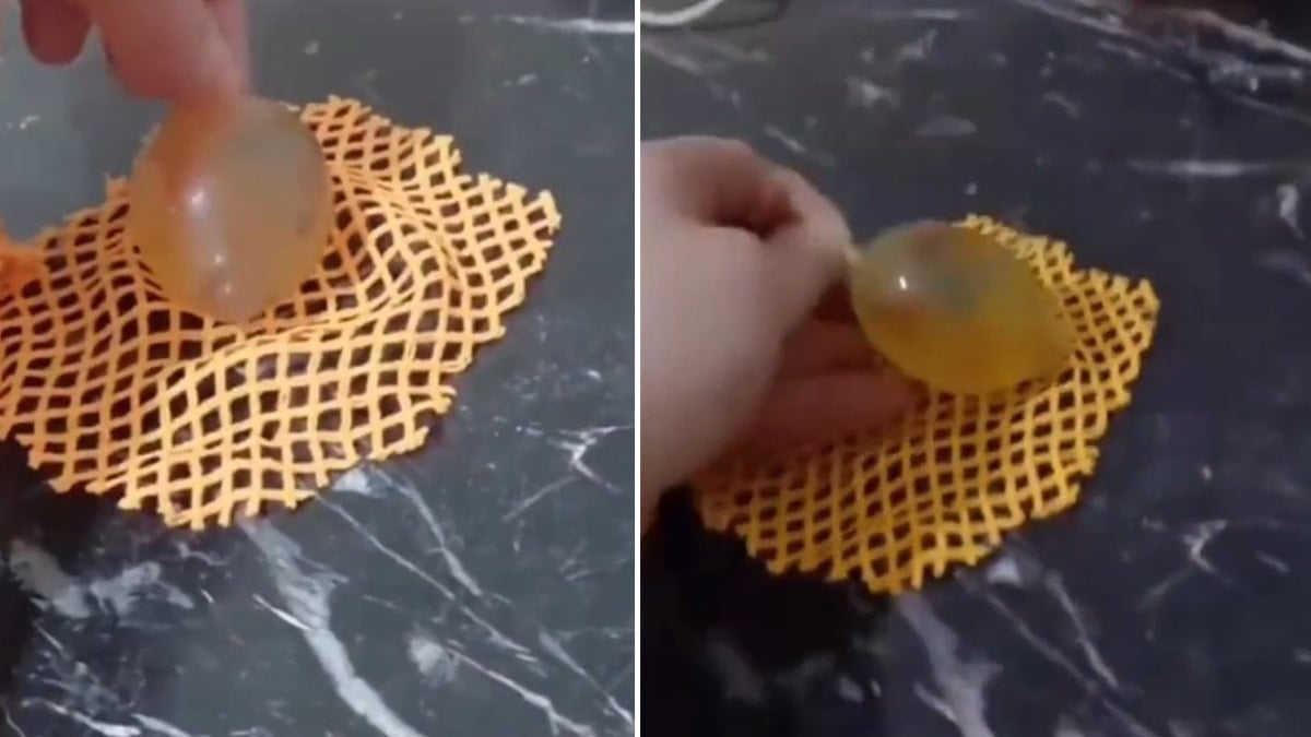 Marketten çocuğuna aldığı oyuncağın içinden prezervatif çıktı