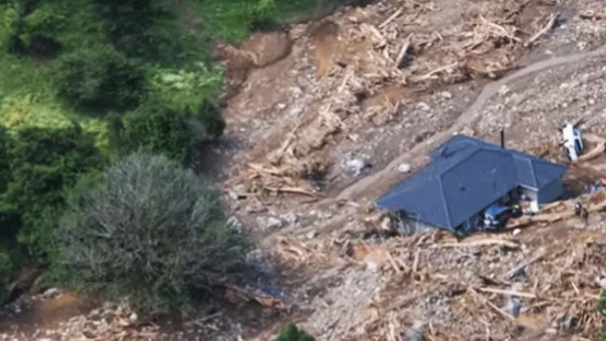 Köyün yarısı bir günde yok oldu