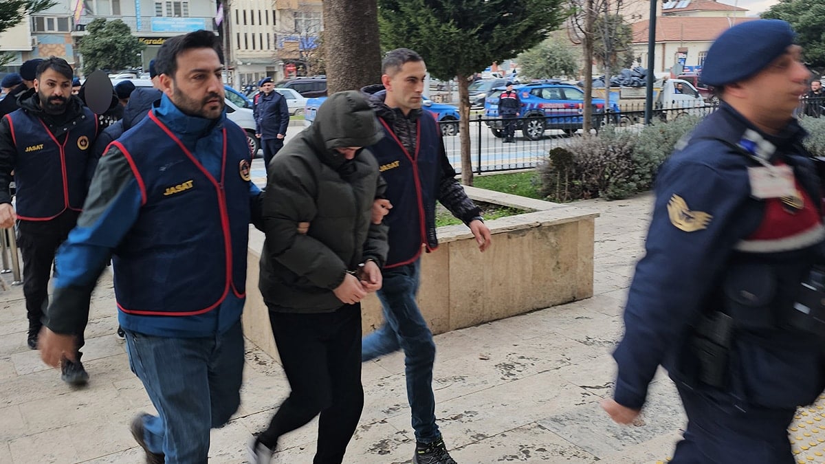 Banka hesabı kiralayıp dolandırıcılara gönderen kişilere operasyon: 16 gözaltı