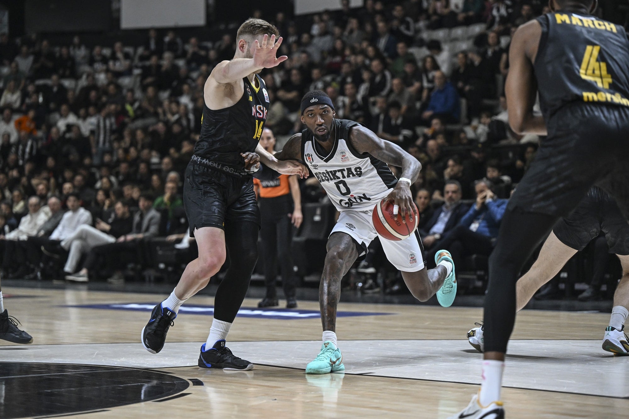 Beşiktaş GAİN evinde Mersin Spor’u farklı yendi