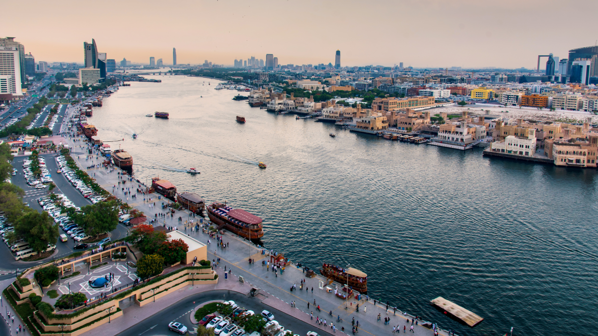 Caddenin tamamını altınla kaplayacaklar