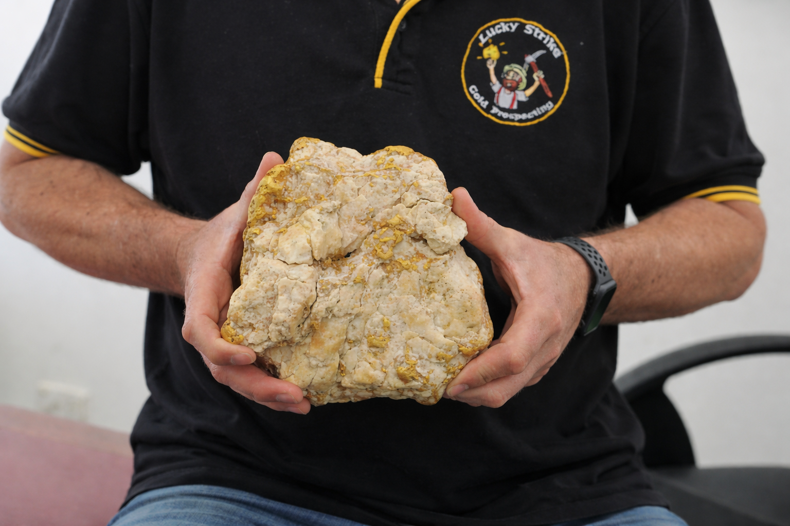 Ucuz dedektörle servet sahibi oldu:  7 milyon liralık altın buldu