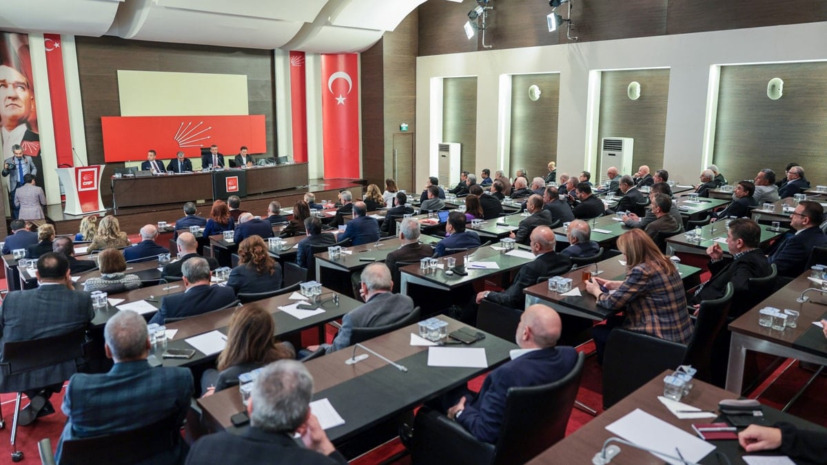 CHP lideri Özel'den vekillere seçim mesajı