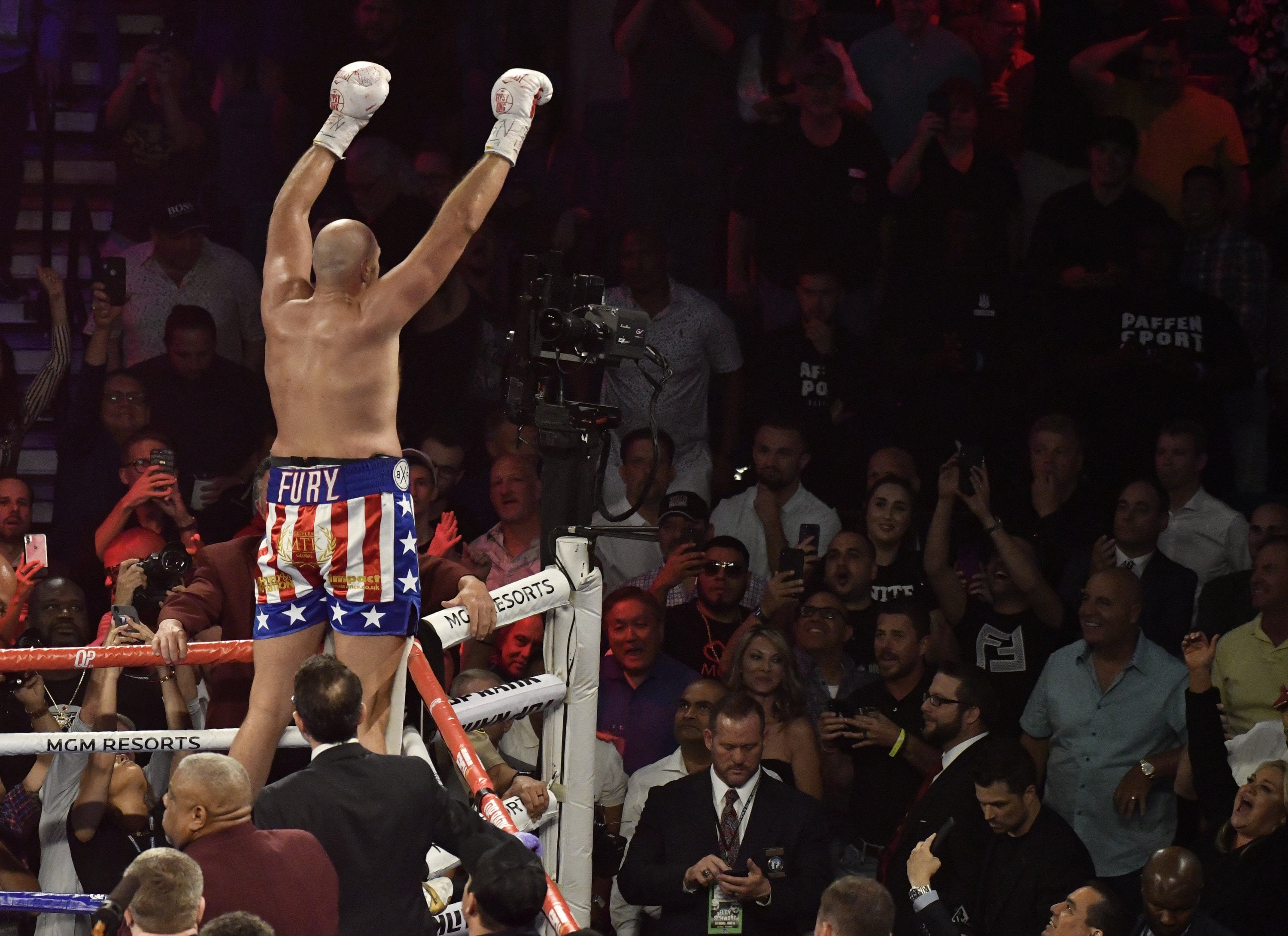 Tyson Fury geri dönüyor