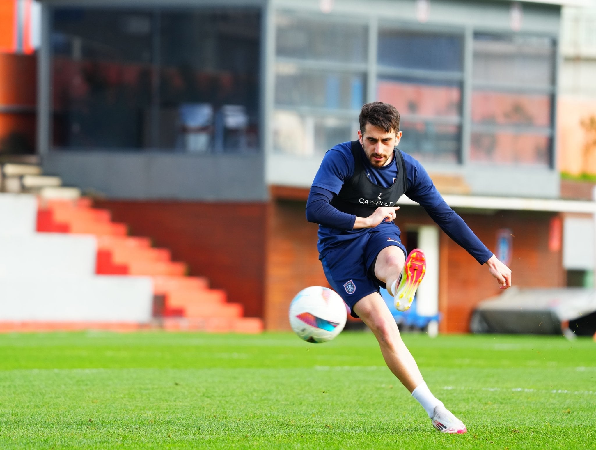 Başakşehir, Ömer Faruk Beyaz ile yolları ayırdı