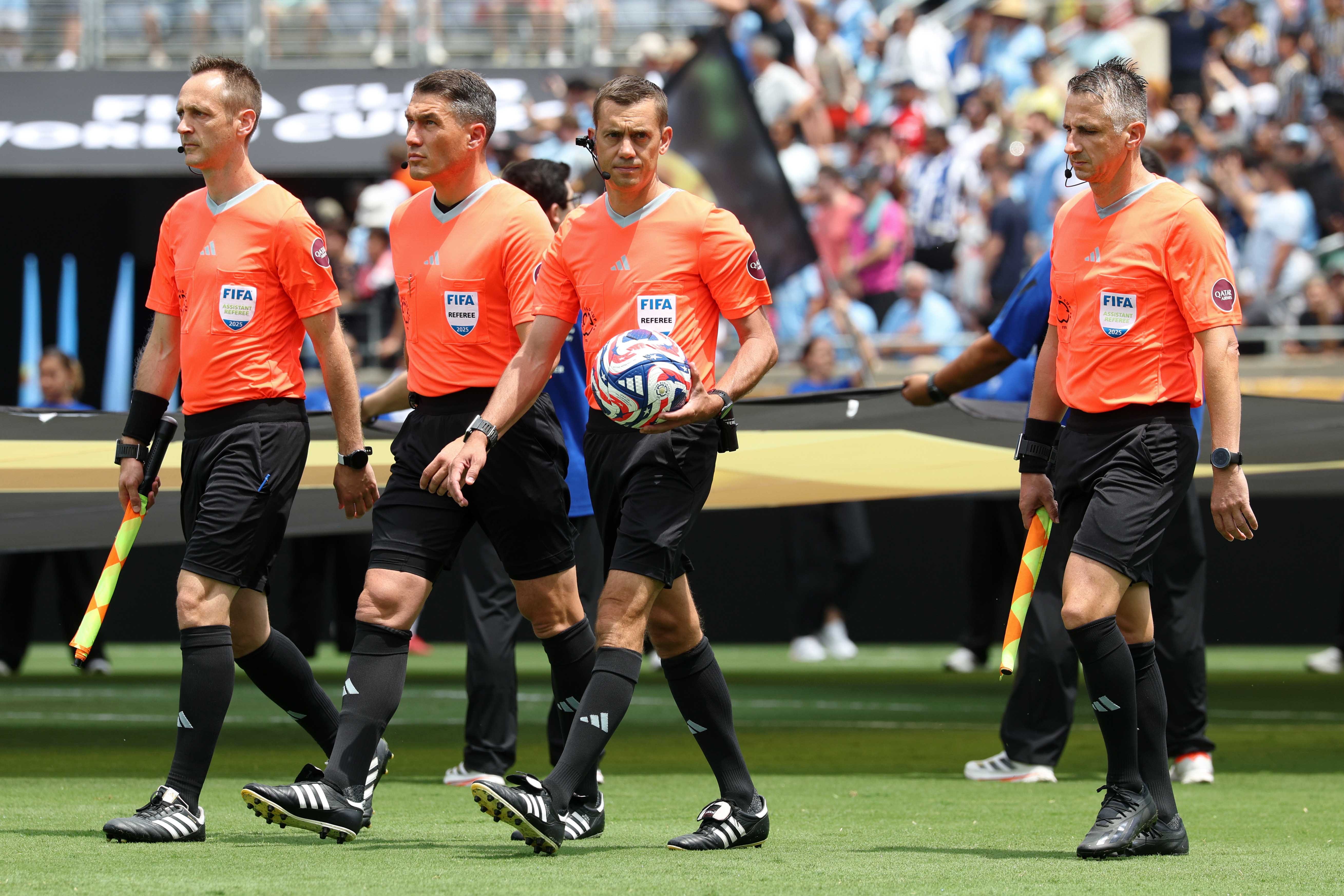 IFAB'tan tarihi karar! 10 saniyede saha dışına