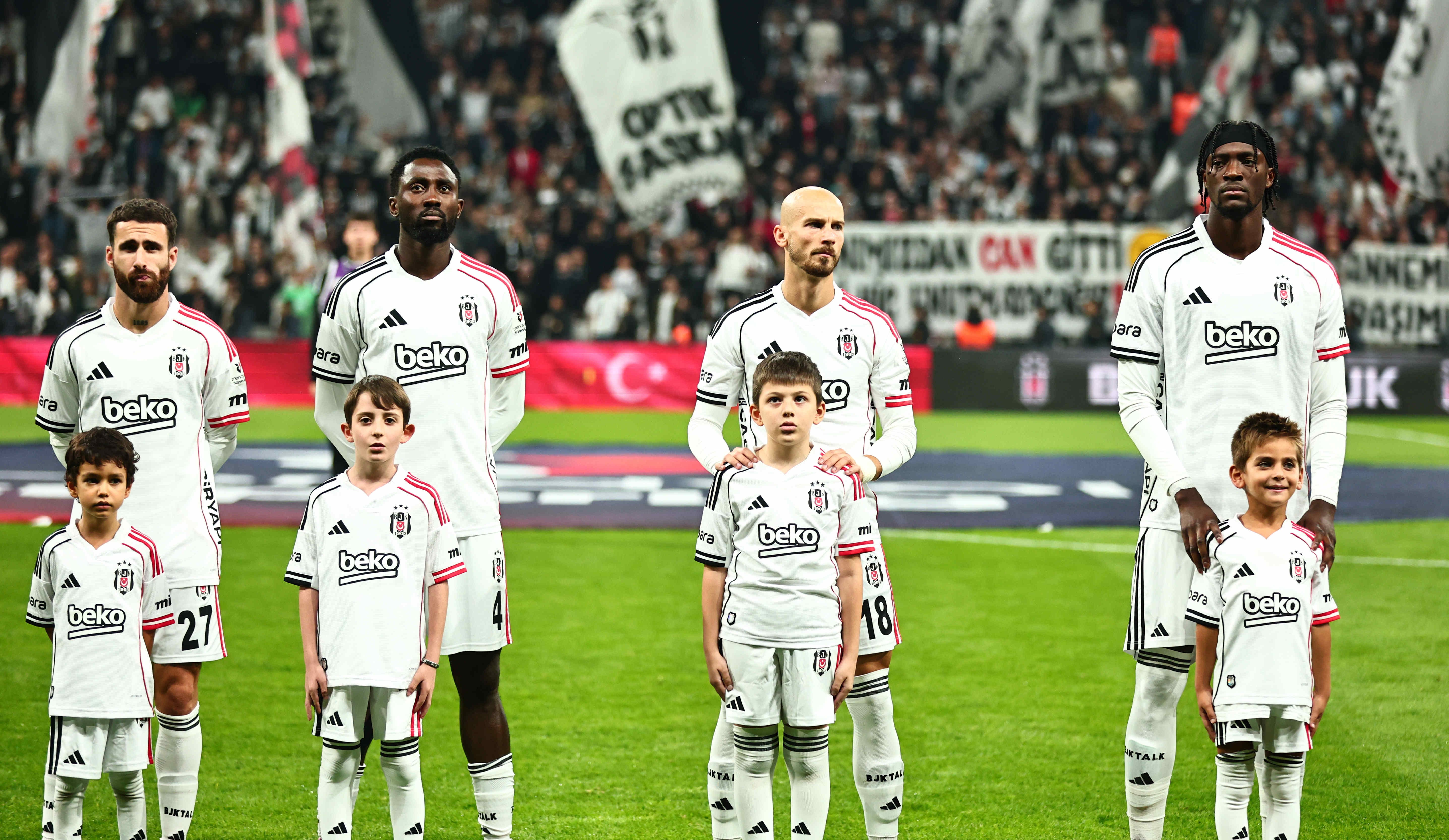 Beşiktaş'tan 35 milyon Euro'luk hamle! 3 yıldızı satıp takımı dizecek