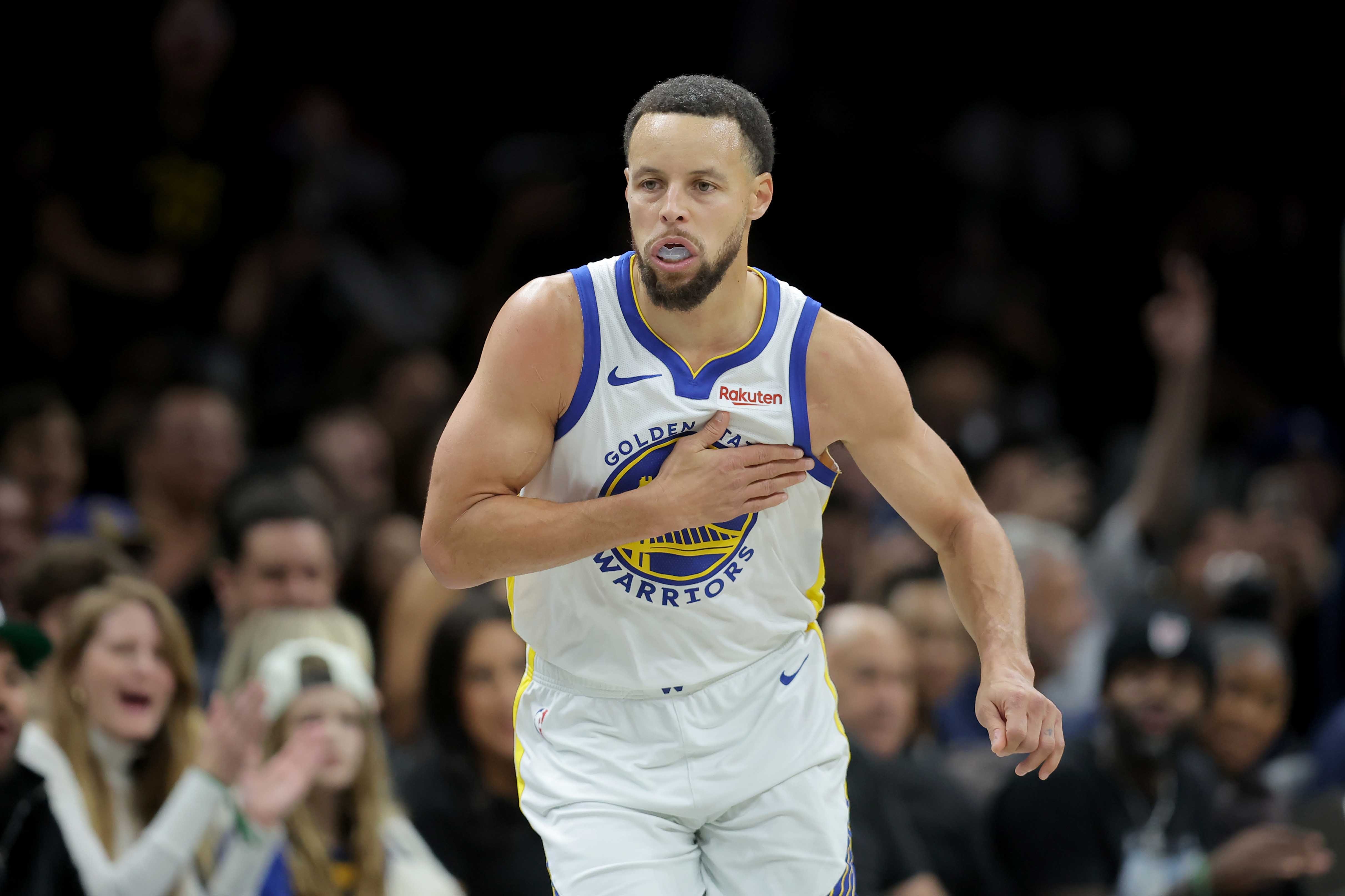 Stephen Curry NBA'de tarihe geçti! İlk 20'ye girdi