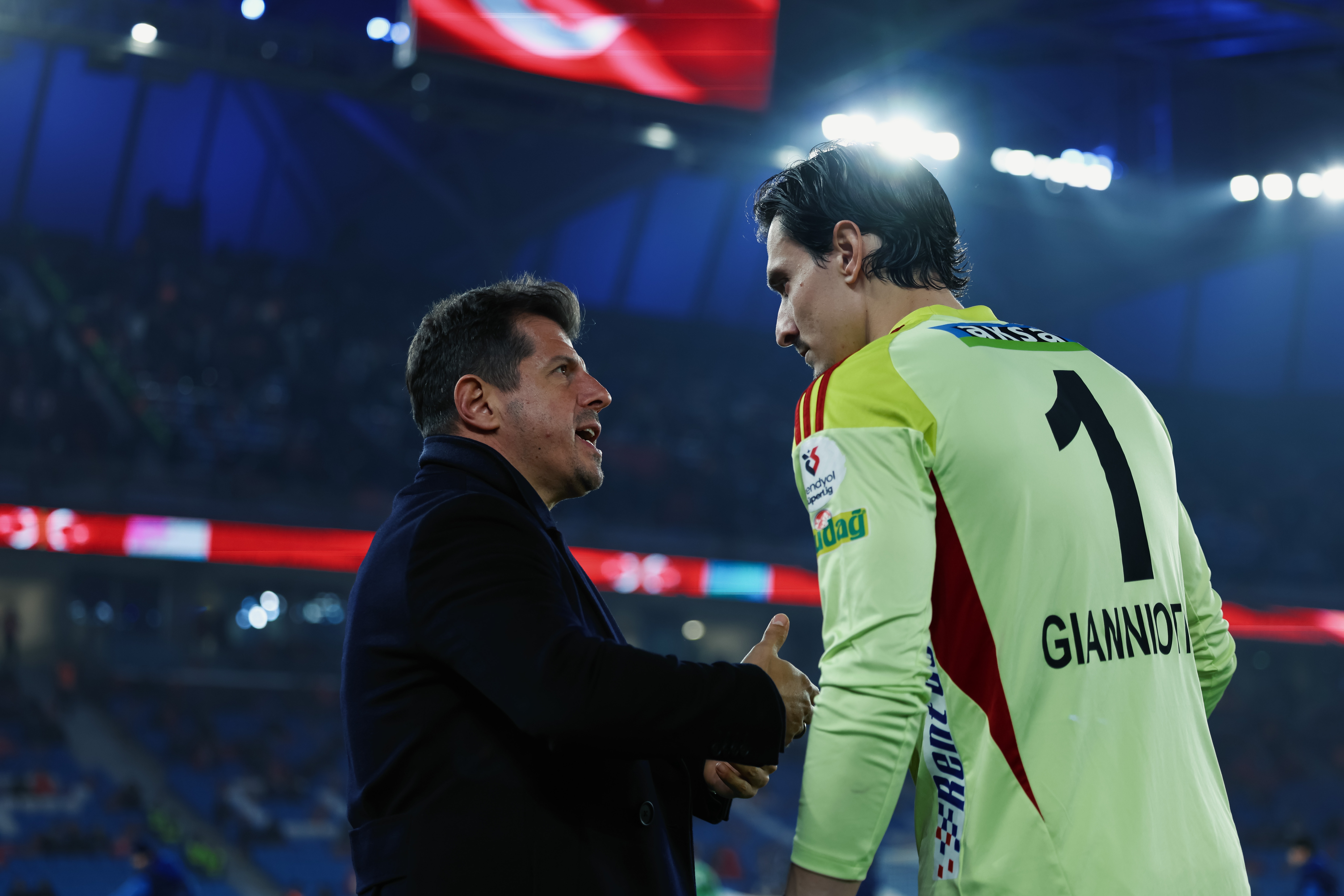 Belözoğlu'ndan olay sözler: ‘G.Saray olsa o kırmızı çıkar mı!’