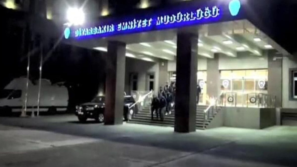 Diyarbakır İl Emniyet Müdürlüğü binası önüne EYP atılması ile ilgili flaş gelişme