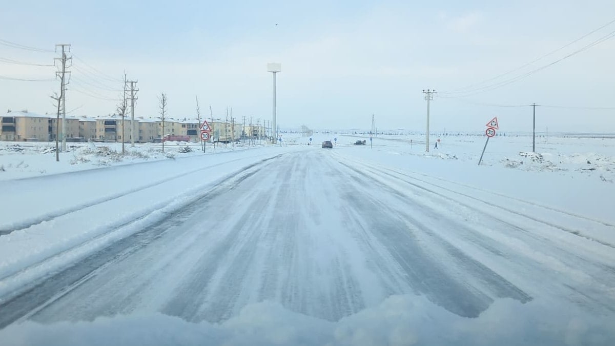 Diyarbakır'da uçuşlar iptal edildi
