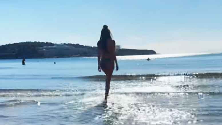 Ünlü oyuncu ocak ayında denize girdi:  'Çok profesyonel bir donuş'