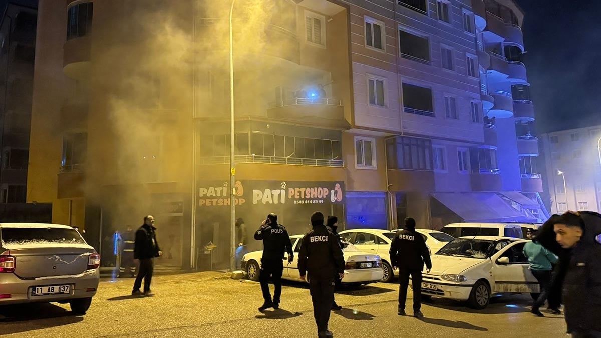Bilecik’te bina yangınında 5 kişi dumandan etkilendi, evcil hayvanlar kurtarıldı