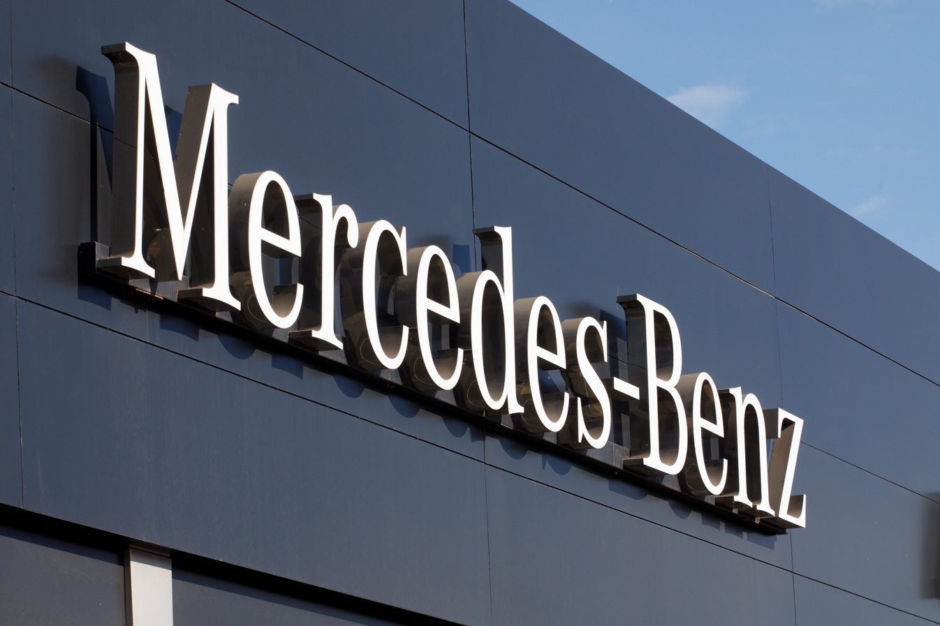 Mercedes-Benz CEO’sundan ABD’ye ret: Genel merkez ABD’ye taşınmayacak