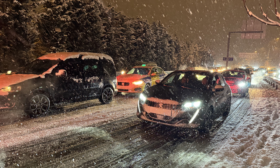 İstanbul yeni yılın ilk gününde beyaza büründü!