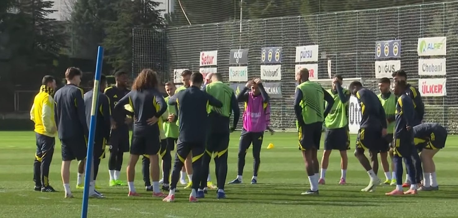 Fenerbahçe'ye iki yıldızından müjde