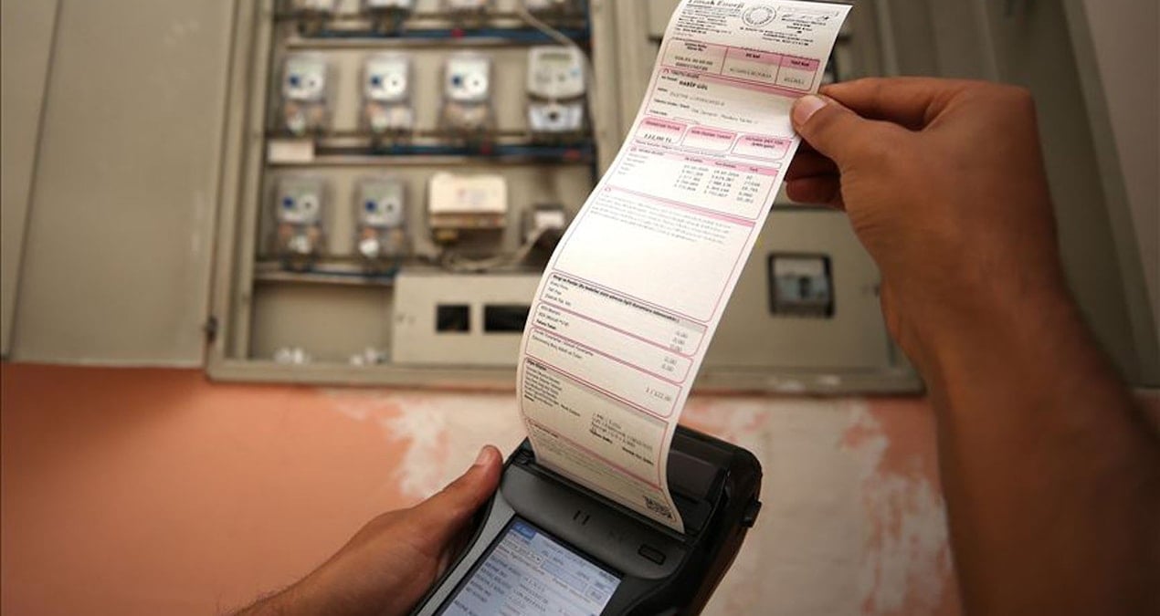 Herkesin merak ettiği soruyu bakan açıkladı: Nisanda elektrik ve doğal gaza zam gelecek mi?