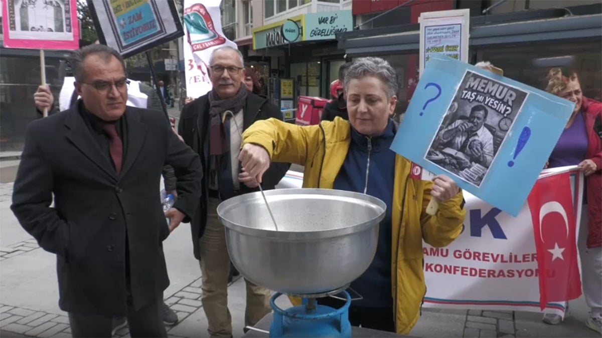 Emekli zammını taş kaynatarak protesto ettiler