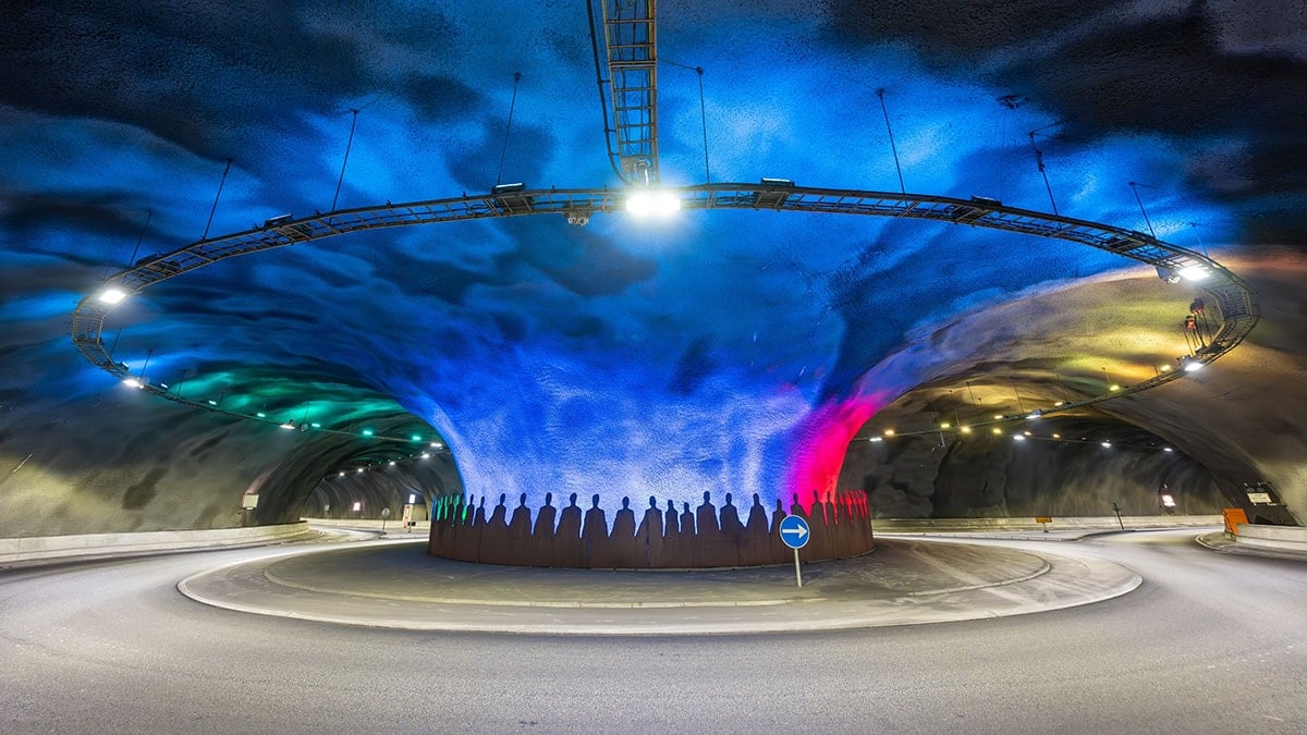 Dünyanın tek su altı kavşağı: 11 kilometrelik tünelin içinde kıvrılıyor