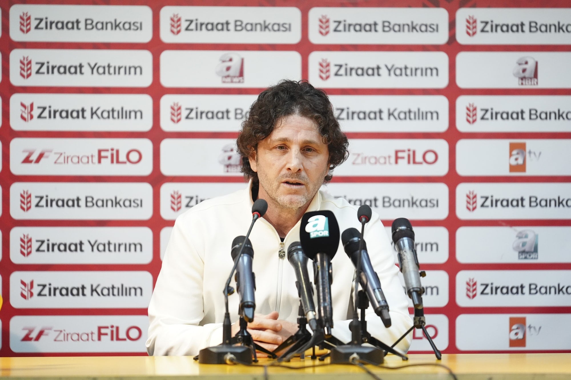 Fatih Tekke: Temasta olduğumuz oyuncular var