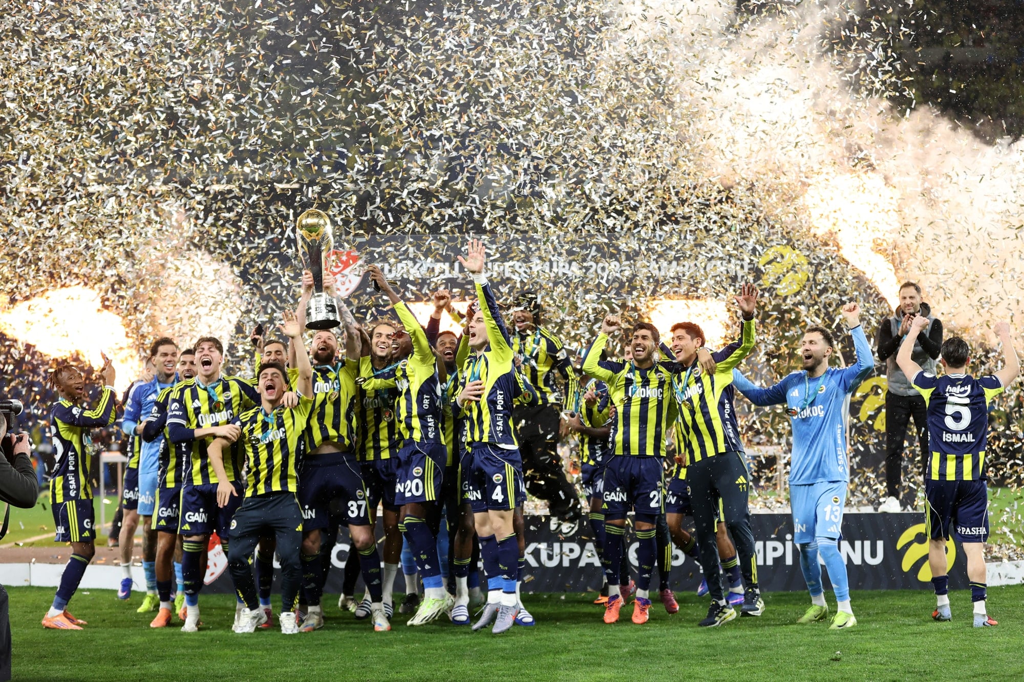 Yılın ilk kupası Fenerbahçe'nin!