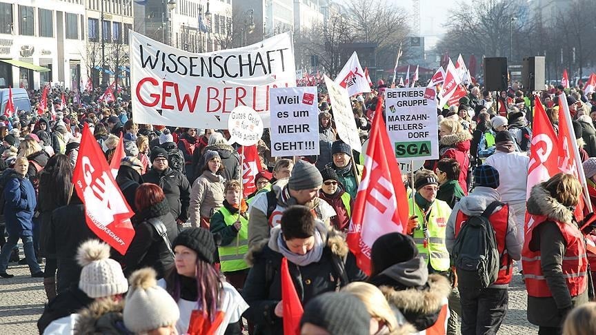 Almanya’da kamu çalışanları grev yaptı