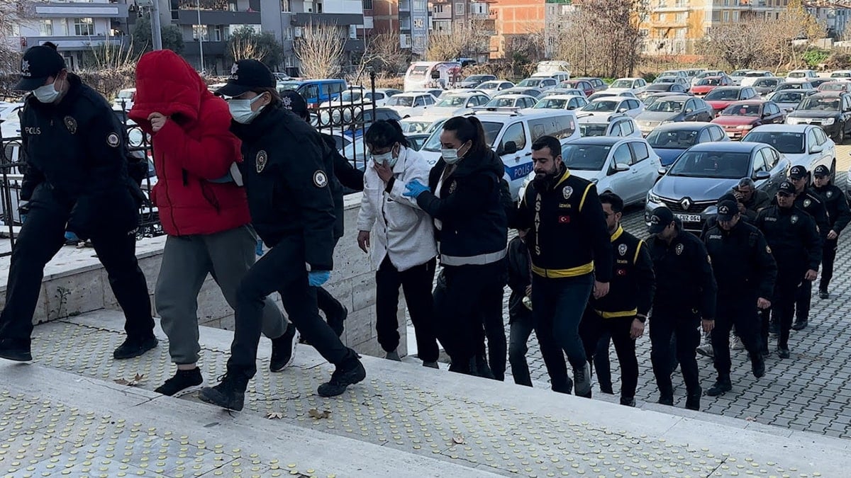 İzmir'de fuhuş operasyonu: 8 tutuklama