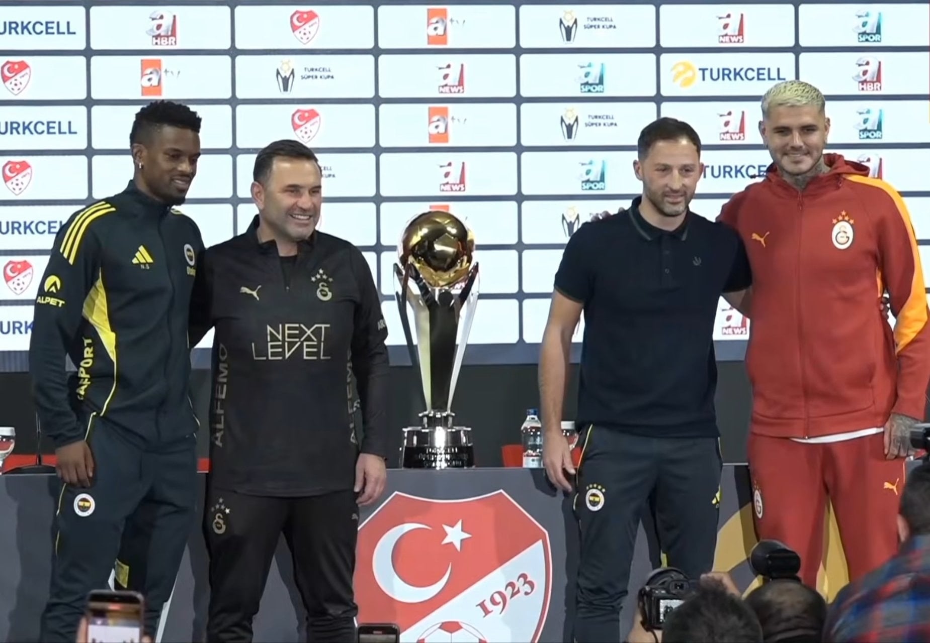 Dev final öncesi ortak açıklama! Toplantıya damga vuran fotoğraf