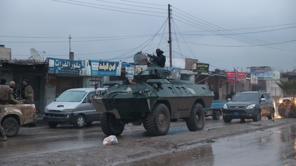 Suriye'de yumruk masaya vuruldu: SDG'nin şah damarı kesildi