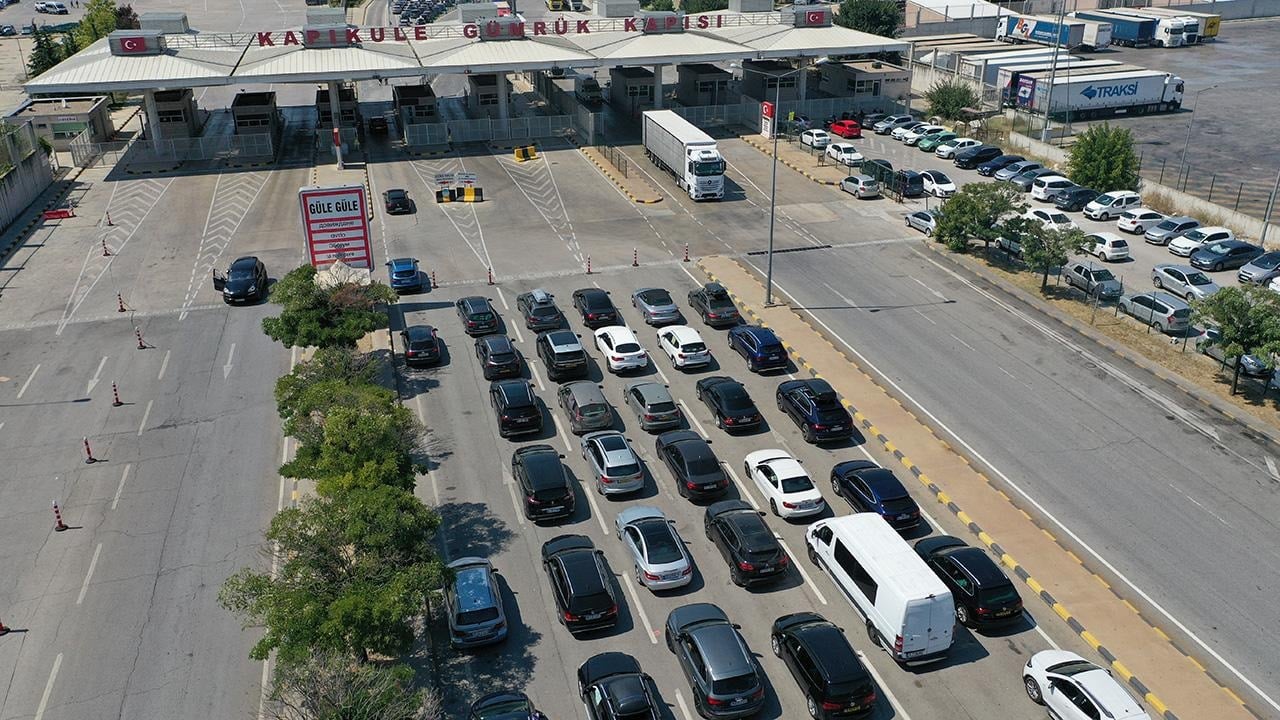 Yabancı plakalı araçlara otoyol ücreti düzenlemesi: Tahsilat gümrük kapılarına taşındı