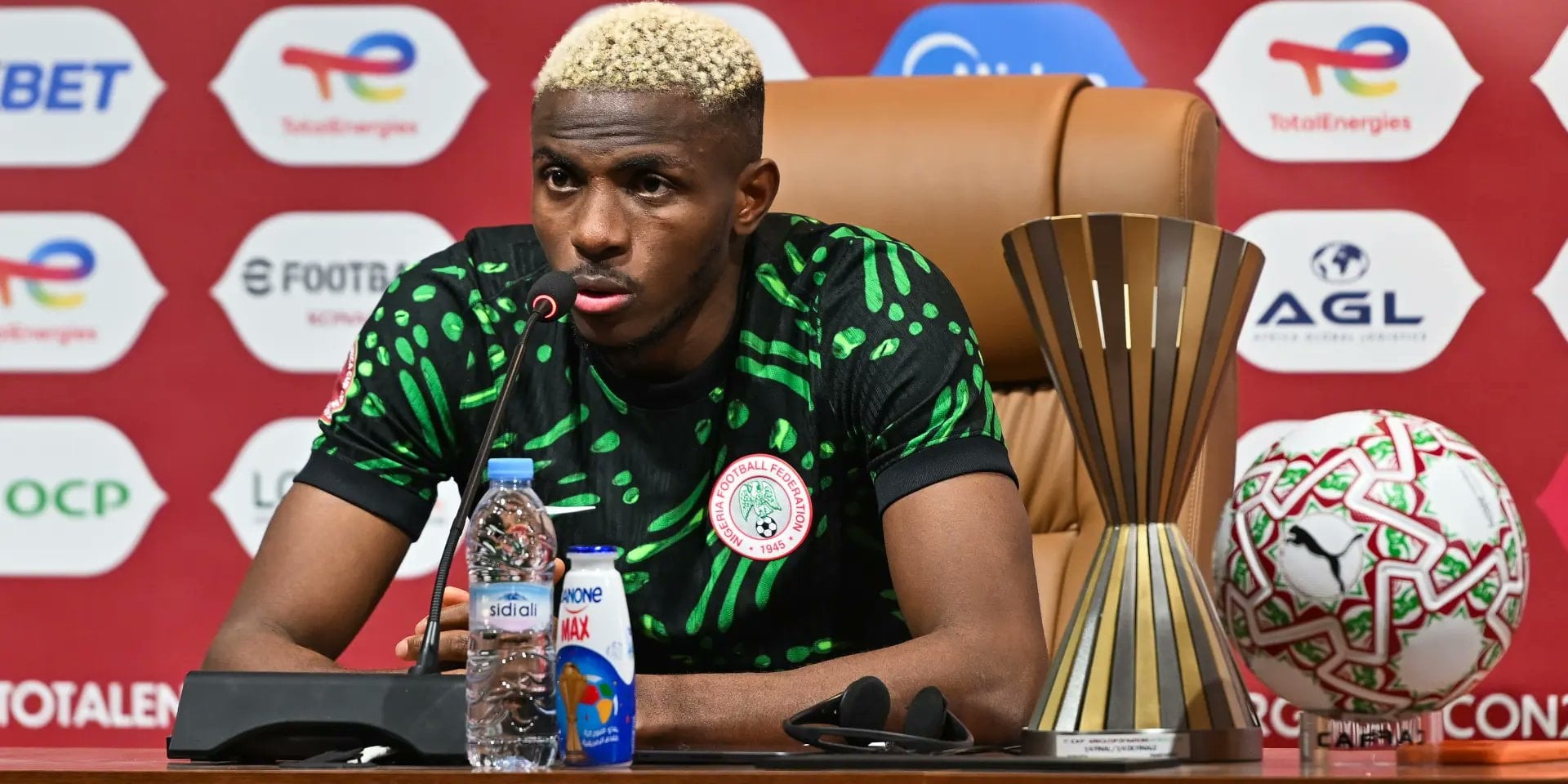 Osimhen kutlamalara katılmadı, taraftarlardan takdir topladı