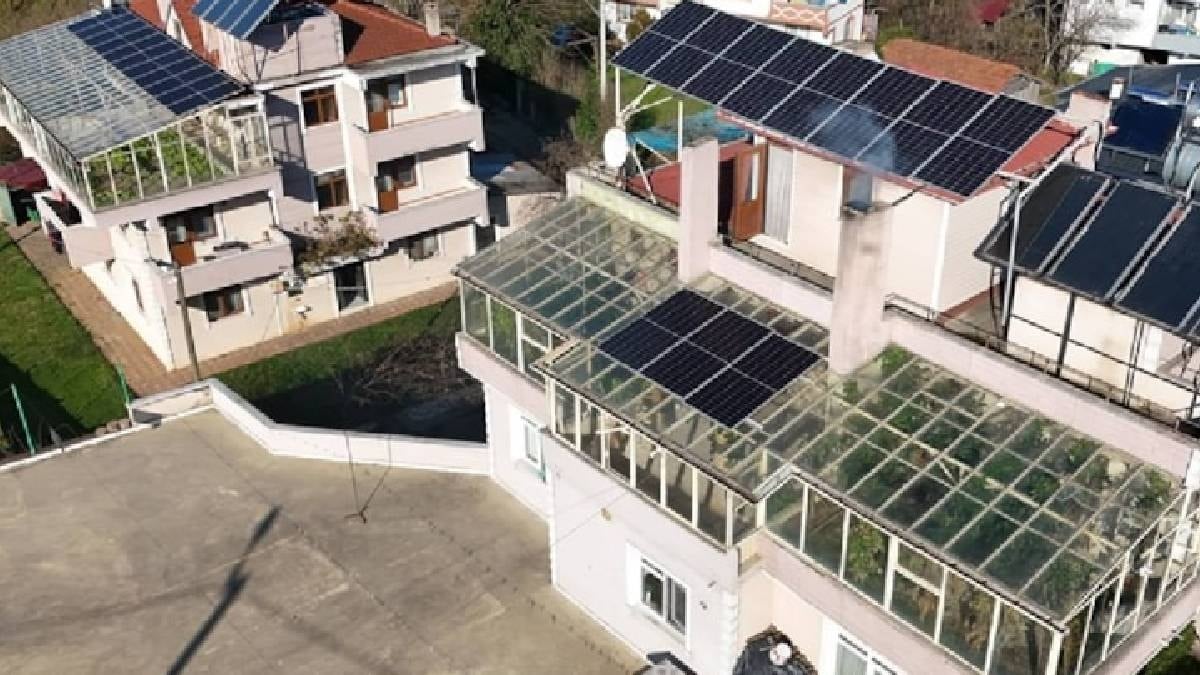 Evinin terasında başladı yaz kış 4 mevsim hasat yapıyor: Kazancı 2 eve birden yetiyor