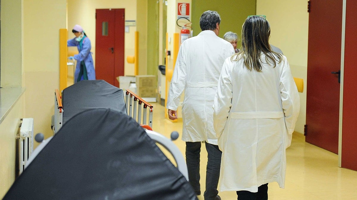 Morglar yetmedi hastaneler doldu taştı: Normal grip gibi başlayıp iki bölgeyi sardı