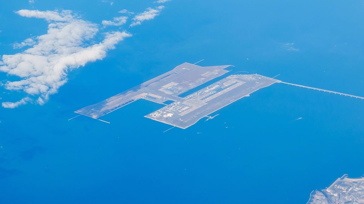 Hiçliğin ortasındaki 20 milyar dolarlık havalimanı adım adım batıyor