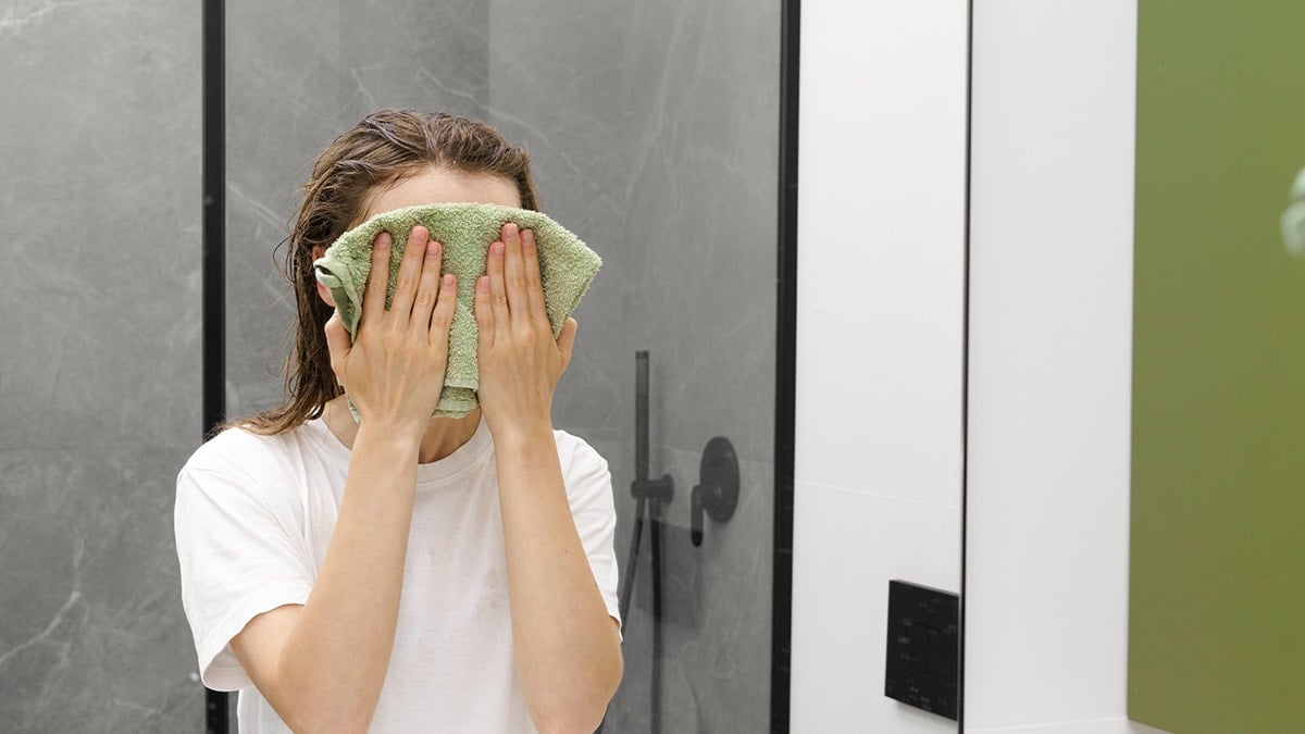 Yüzünüzü yıkadıktan sonra sakın havluyla kurulamayın