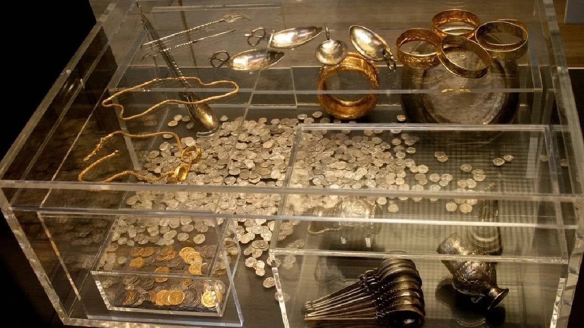 Kaybolan çekiç Roma'nın en büyük hazinesini tesadüfen ortaya çıkardı