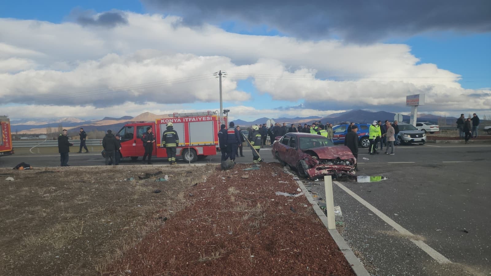 Kavşak savaş alanına döndü: 1 ölü, 1 yaralı