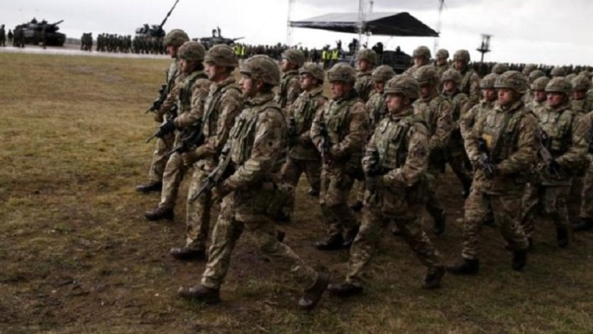 İngiltere Katar'daki askerlerini geri çekme kararı aldı