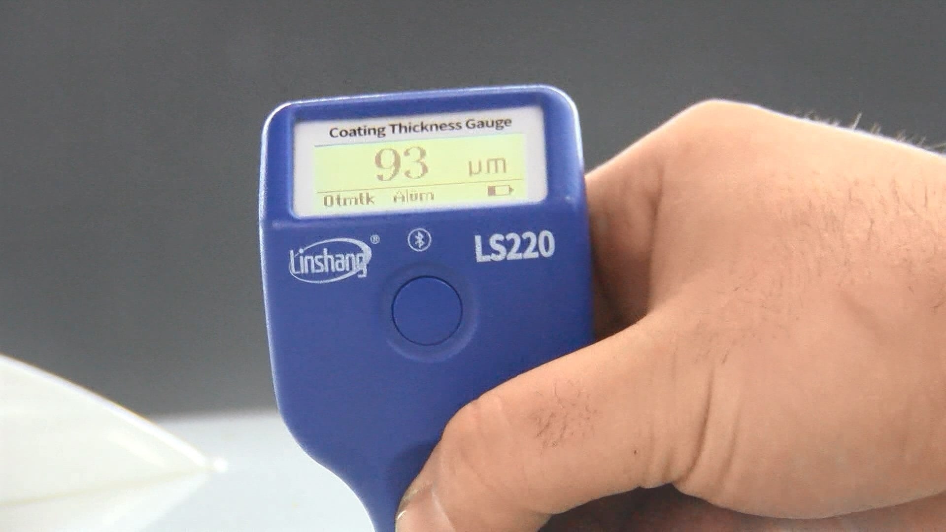 Aracının modifiye olduğunu öğrenince hastaneye kaldırıldı!