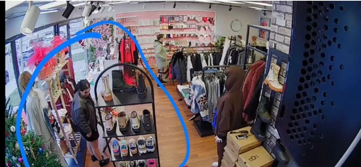 Butikte üzerine giydiği 20 bin liralık kıyafetle kayıplara karıştı