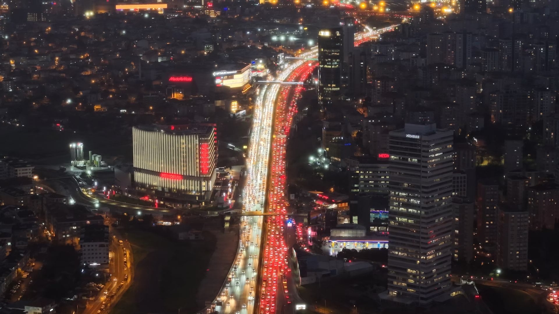 İstanbul'da ara tatil trafiği: Yoğunluk havadan görüntülendi