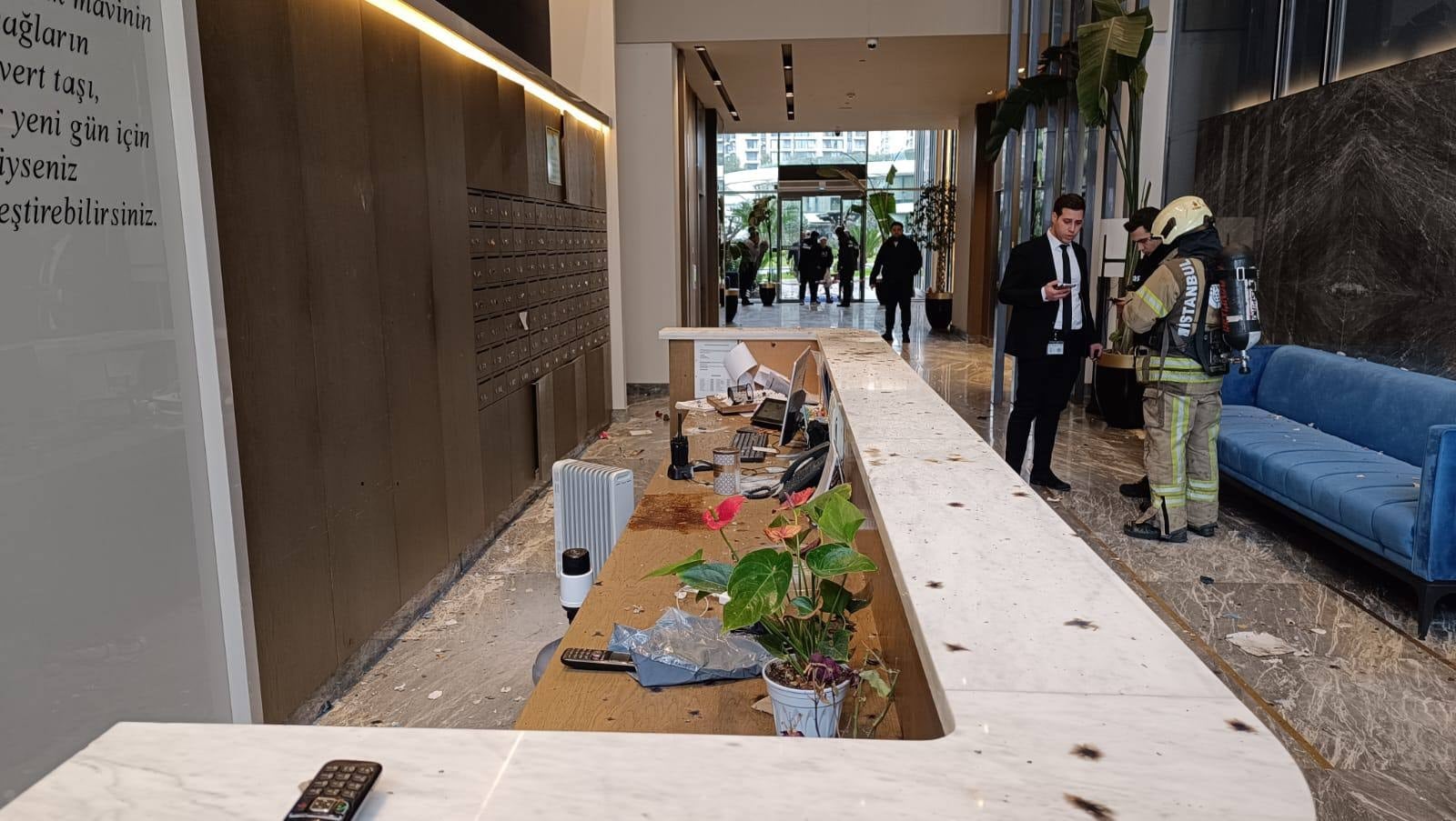 Danışmaya bırakılan kargo patladı; 2 kişi yaralandı