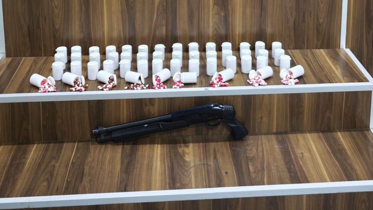 İzmir'de bir evde 2 bin 550 uyuşturucu hap ele geçirildi