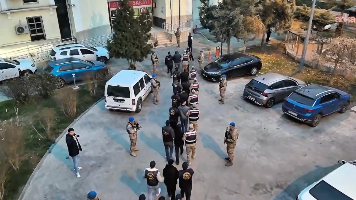 Kamunun kablosunu bile çalmışlar! 14 kişi gözaltında